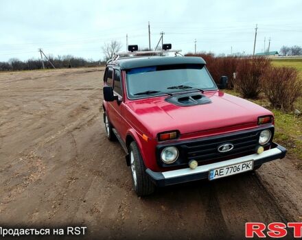 Красный ВАЗ 2121 Нива, объемом двигателя 1.7 л и пробегом 150 тыс. км за 2500 $, фото 1 на Automoto.ua