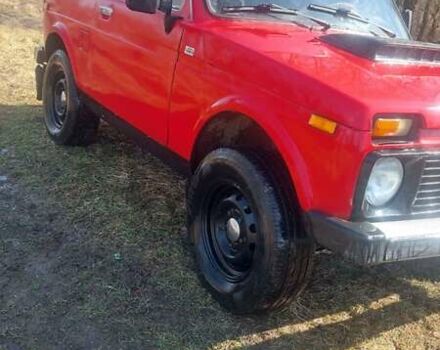 Красный ВАЗ 2121 Нива, объемом двигателя 1.6 л и пробегом 80 тыс. км за 1900 $, фото 1 на Automoto.ua