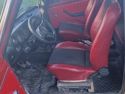 Красный ВАЗ 2121 Нива, объемом двигателя 1.6 л и пробегом 40 тыс. км за 2000 $, фото 1 на Automoto.ua
