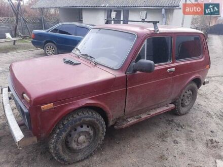 ВАЗ 2121 Нива 1981 в Жовкве на Automoto.ua Красный ВАЗ 2121 Нива, объемом двигателя 1.6 л и пробегом 10 тыс. км за 1500 $, фото 1 на Automoto.ua