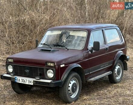 Красный ВАЗ 2121 Нива, объемом двигателя 1.57 л и пробегом 300 тыс. км за 1700 $, фото 1 на Automoto.ua
