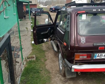 Красный ВАЗ 2121 Нива, объемом двигателя 1.7 л и пробегом 280 тыс. км за 1600 $, фото 1 на Automoto.ua