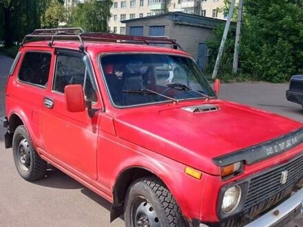 Красный ВАЗ 2121 Нива, объемом двигателя 1.6 л и пробегом 200 тыс. км за 2192 $, фото 1 на Automoto.ua