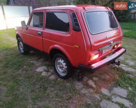 Красный ВАЗ 2121 Нива, объемом двигателя 1.6 л и пробегом 352 тыс. км за 1800 $, фото 1 на Automoto.ua