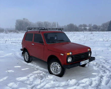Красный ВАЗ 2121 Нива, объемом двигателя 1.6 л и пробегом 95 тыс. км за 2449 $, фото 1 на Automoto.ua