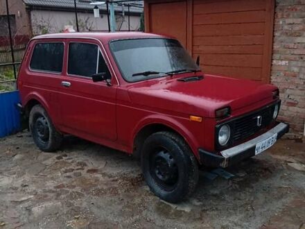 Червоний ВАЗ 2121 Нива, об'ємом двигуна 1.6 л та пробігом 155 тис. км за 2200 $, фото 1 на Automoto.ua