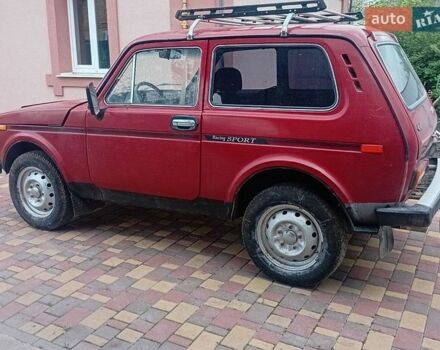 Красный ВАЗ 2121 Нива, объемом двигателя 1.57 л и пробегом 100 тыс. км за 1800 $, фото 1 на Automoto.ua
