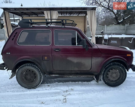 Красный ВАЗ 2121 Нива, объемом двигателя 1.6 л и пробегом 112 тыс. км за 2450 $, фото 1 на Automoto.ua