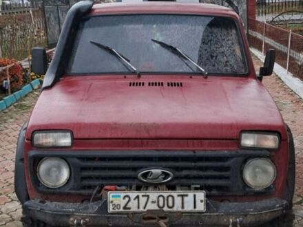 Червоний ВАЗ 2121 Нива, об'ємом двигуна 1.6 л та пробігом 230 тис. км за 1950 $, фото 1 на Automoto.ua