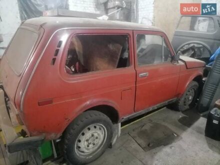 ВАЗ 2121 Нива 1990 в Чернигове на Automoto.ua Красный ВАЗ 2121 Нива, объемом двигателя 1.6 л и пробегом 30 тыс. км за 1078 $, фото 1 на Automoto.ua