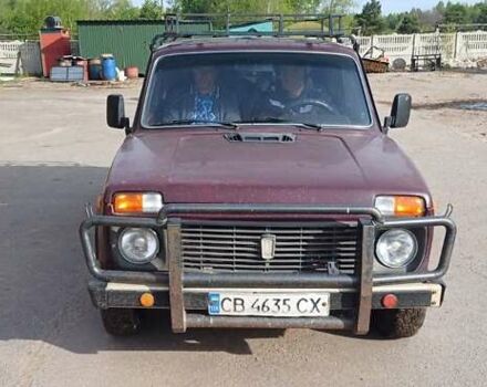 Красный ВАЗ 2121 Нива, объемом двигателя 1.6 л и пробегом 270 тыс. км за 1500 $, фото 1 на Automoto.ua