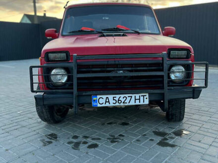 ВАЗ 2121 Нива 1992 в Черкассах на Automoto.ua Красный ВАЗ 2121 Нива, объемом двигателя 1.6 л и пробегом 200 тыс. км за 1500 $, фото 1 на Automoto.ua