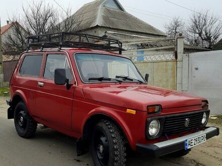 Красный ВАЗ 2121 Нива, объемом двигателя 1.6 л и пробегом 120 тыс. км за 2600 $, фото 1 на Automoto.ua