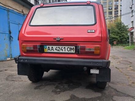 Красный ВАЗ 2121 Нива, объемом двигателя 1.6 л и пробегом 100 тыс. км за 2200 $, фото 1 на Automoto.ua