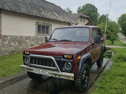 ВАЗ 2121 Нива 1993 у Монастыриске на Automoto.ua Червоний ВАЗ 2121 Нива, об'ємом двигуна 1.5 л та пробігом 30 тис. км за 1450 $, фото 1 на Automoto.ua