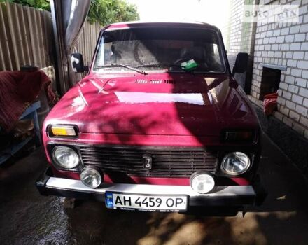 Красный ВАЗ 2121 Нива, объемом двигателя 1.7 л и пробегом 260 тыс. км за 3600 $, фото 1 на Automoto.ua