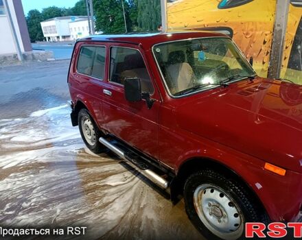 Красный ВАЗ 2121 Нива, объемом двигателя 1.6 л и пробегом 70 тыс. км за 4500 $, фото 1 на Automoto.ua