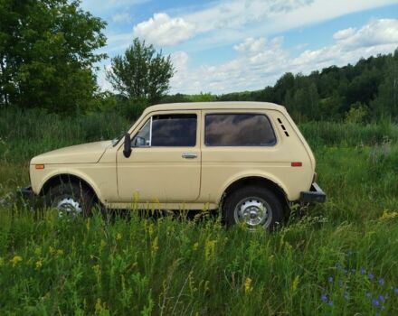 Желтый ВАЗ 2121, объемом двигателя 1.6 л и пробегом 30 тыс. км за 2300 $, фото 2 на Automoto.ua