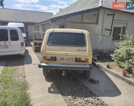 Желтый ВАЗ 2121 Нива, объемом двигателя 0 л и пробегом 225 тыс. км за 2000 $, фото 2 на Automoto.ua