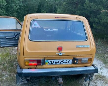 Желтый ВАЗ 2121, объемом двигателя 1.6 л и пробегом 100 тыс. км за 900 $, фото 3 на Automoto.ua