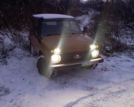 Желтый ВАЗ 2121 Нива, объемом двигателя 1.6 л и пробегом 200 тыс. км за 2100 $, фото 5 на Automoto.ua