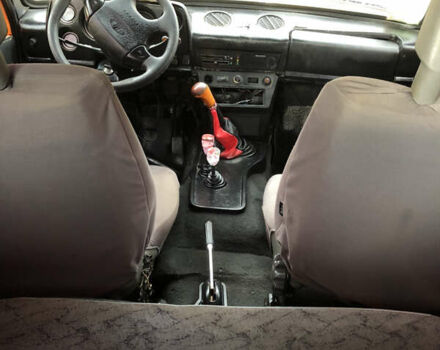 Желтый ВАЗ 2121 Нива, объемом двигателя 1.6 л и пробегом 200 тыс. км за 1650 $, фото 9 на Automoto.ua