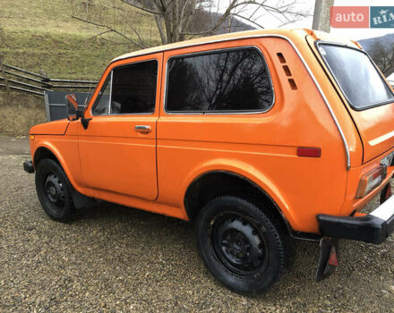 Желтый ВАЗ 2121 Нива, объемом двигателя 1.6 л и пробегом 200 тыс. км за 1750 $, фото 2 на Automoto.ua