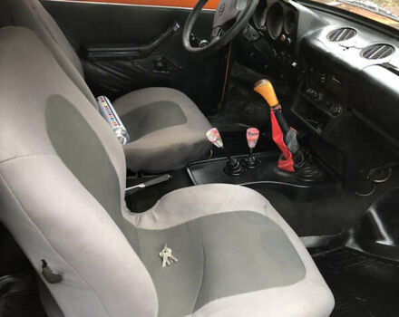 Желтый ВАЗ 2121 Нива, объемом двигателя 1.6 л и пробегом 200 тыс. км за 1650 $, фото 11 на Automoto.ua