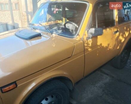 Желтый ВАЗ 2121 Нива, объемом двигателя 1.6 л и пробегом 75 тыс. км за 3000 $, фото 13 на Automoto.ua