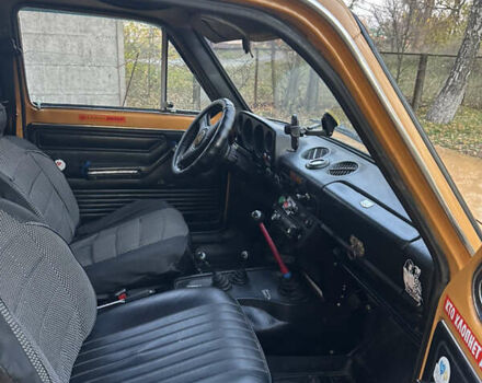 Желтый ВАЗ 2121 Нива, объемом двигателя 1.59 л и пробегом 100 тыс. км за 2400 $, фото 9 на Automoto.ua