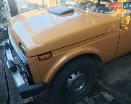 Желтый ВАЗ 2121 Нива, объемом двигателя 1.6 л и пробегом 75 тыс. км за 3000 $, фото 14 на Automoto.ua
