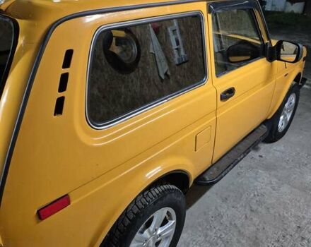 Жовтий ВАЗ 2121 Нива, об'ємом двигуна 1.6 л та пробігом 50 тис. км за 3600 $, фото 3 на Automoto.ua