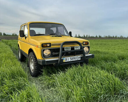 Желтый ВАЗ 2121 Нива, объемом двигателя 1.57 л и пробегом 129 тыс. км за 2800 $, фото 3 на Automoto.ua