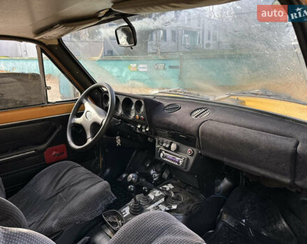 Желтый ВАЗ 2121 Нива, объемом двигателя 1.6 л и пробегом 250 тыс. км за 2950 $, фото 13 на Automoto.ua