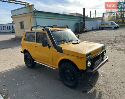 Желтый ВАЗ 2121 Нива, объемом двигателя 1.6 л и пробегом 250 тыс. км за 2950 $, фото 4 на Automoto.ua