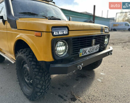 Желтый ВАЗ 2121 Нива, объемом двигателя 1.6 л и пробегом 250 тыс. км за 2950 $, фото 3 на Automoto.ua