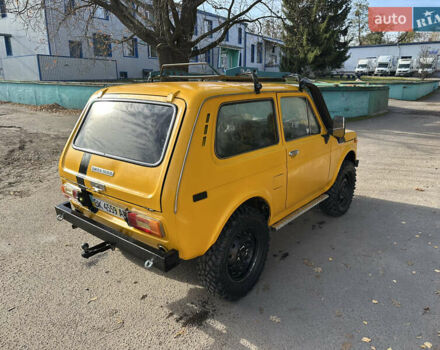 Желтый ВАЗ 2121 Нива, объемом двигателя 1.6 л и пробегом 250 тыс. км за 2950 $, фото 6 на Automoto.ua