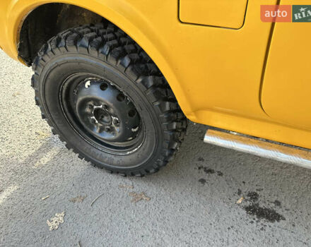 Желтый ВАЗ 2121 Нива, объемом двигателя 1.6 л и пробегом 250 тыс. км за 2950 $, фото 10 на Automoto.ua