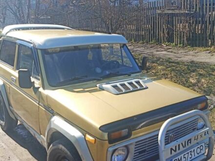 Желтый ВАЗ 2121 Нива, объемом двигателя 1.6 л и пробегом 444 тыс. км за 2700 $, фото 1 на Automoto.ua