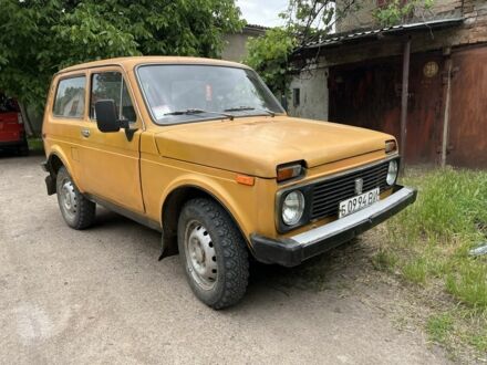 Жовтий ВАЗ 2121, об'ємом двигуна 1.6 л та пробігом 51 тис. км за 2000 $, фото 1 на Automoto.ua