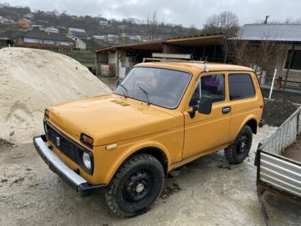 ВАЗ 2121 Нива 1986 у Снятине на Automoto.ua Жовтий ВАЗ 2121 Нива, об'ємом двигуна 1.7 л та пробігом 300 тис. км за 1500 $, фото 1 на Automoto.ua