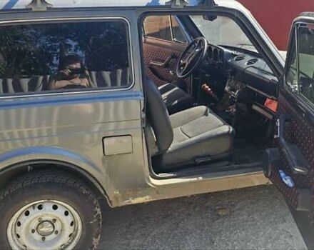 Серый ВАЗ 2121 Нива, объемом двигателя 1.57 л и пробегом 180 тыс. км за 1700 $, фото 2 на Automoto.ua