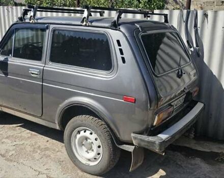 Серый ВАЗ 2121 Нива, объемом двигателя 1.57 л и пробегом 180 тыс. км за 1700 $, фото 5 на Automoto.ua