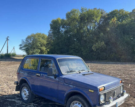 Синий ВАЗ 2121 Нива, объемом двигателя 1.6 л и пробегом 70 тыс. км за 2250 $, фото 3 на Automoto.ua