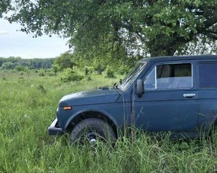 Синий ВАЗ 2121 Нива, объемом двигателя 1.6 л и пробегом 250 тыс. км за 2700 $, фото 2 на Automoto.ua