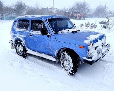 Синий ВАЗ 2121 Нива, объемом двигателя 1.6 л и пробегом 100 тыс. км за 2400 $, фото 3 на Automoto.ua