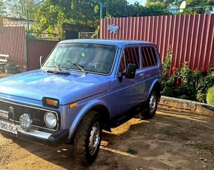 Синий ВАЗ 2121 Нива, объемом двигателя 1.6 л и пробегом 100 тыс. км за 2400 $, фото 3 на Automoto.ua