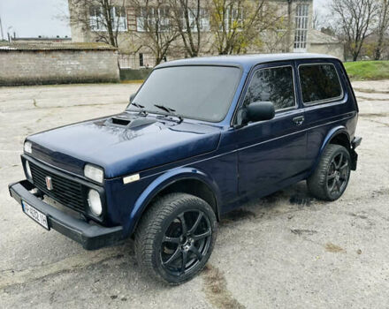 Синий ВАЗ 2121 Нива, объемом двигателя 1.6 л и пробегом 193 тыс. км за 2699 $, фото 3 на Automoto.ua