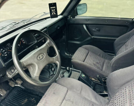 Синий ВАЗ 2121 Нива, объемом двигателя 1.6 л и пробегом 193 тыс. км за 2699 $, фото 13 на Automoto.ua