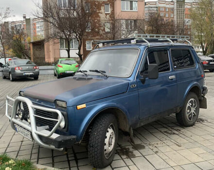 Синий ВАЗ 2121 Нива, объемом двигателя 1.6 л и пробегом 200 тыс. км за 3000 $, фото 2 на Automoto.ua